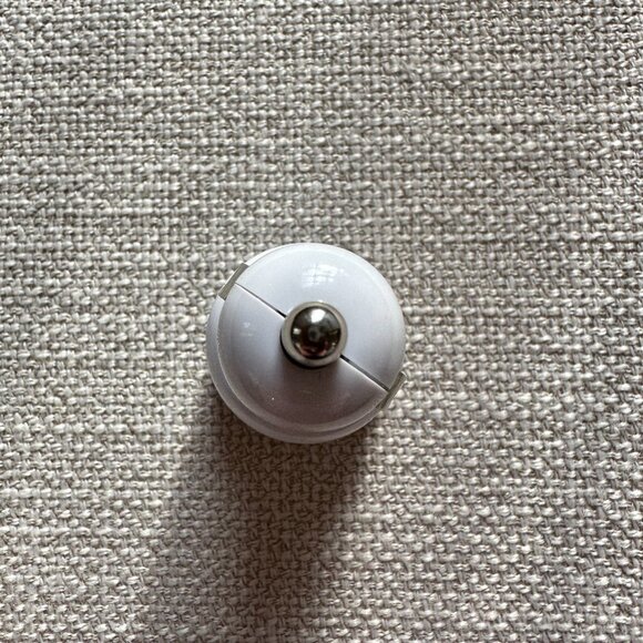 White Dual USB Universal Adapter Car Charger - Picture 9 of 11